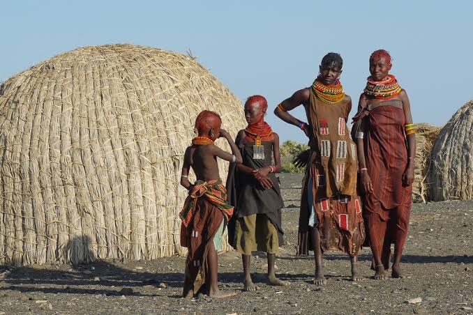 Fishing in lake turkana